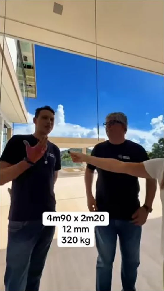 Explicação sobre o vidro de 4,90 m x 2,20 m, 12 mm e cerca de 320 kg